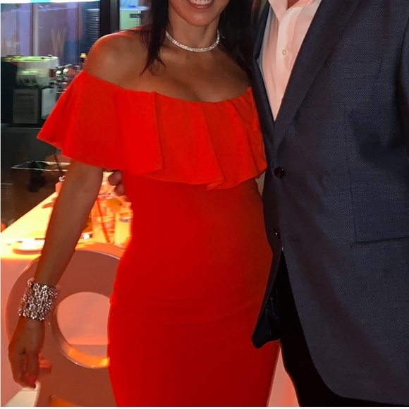 Elegant Coral Off-Shoulder Dress - Picture 2 of 2